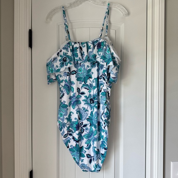 La Blanca - Off The Shoulder Tranquility Palm One Piece Swimsuit - Picture 4 of 9